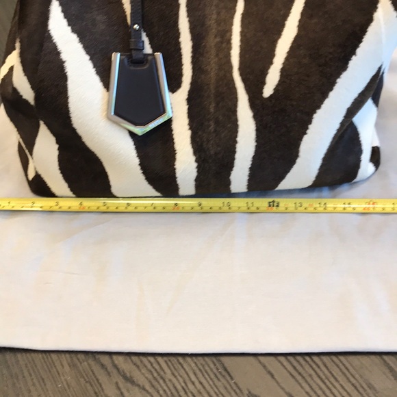 Large FENDI Zebra print 2Jours Tote - Picture 5 of 7